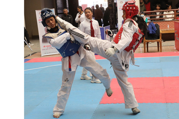 प्रतिभा र सोयालाई स्वर्ण